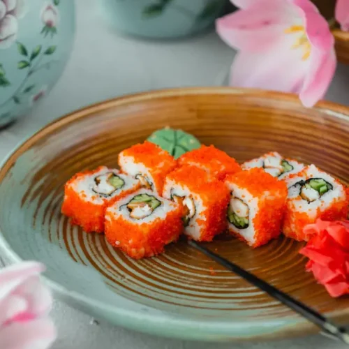 Czy Gold Sushi w Warszawie oferuje opcje wegetariańskie i wegańskie?